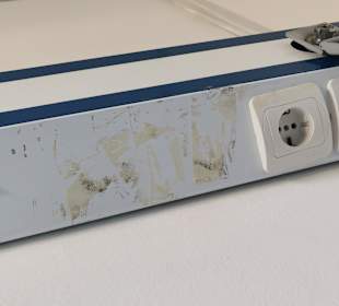 Schalterreihe über dem Bett rechts 03