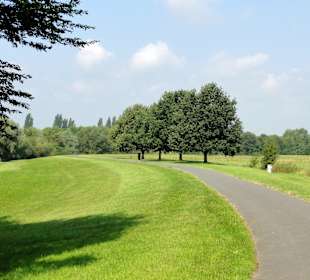 Wege im Park Links der Weser