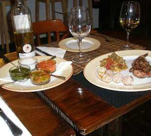 Leckeres Essen und ein heimischer Weißwein!