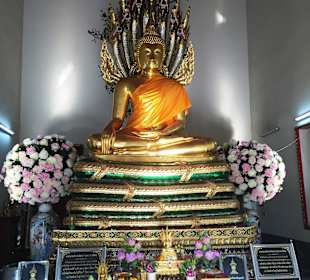 Сидящий Будда