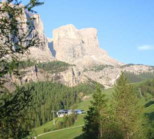 Colfosco Blick zum Grödner Joch
