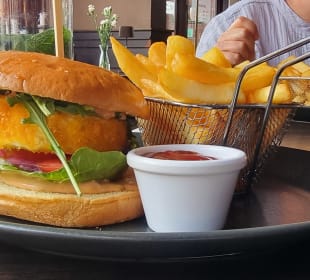 Camembert Burger