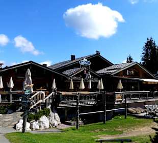 Das Hotel sieht sehr schön aus 