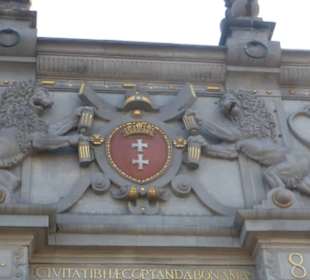 Das Hohe Tor, eines der Reliefs an der Fassade