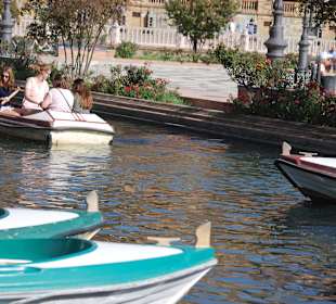 Boote beim Plaza de Espana