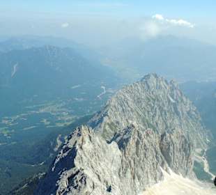 Blick nach Garmisch-Partenkirchen