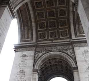 Łuk Triumfalny z bliska