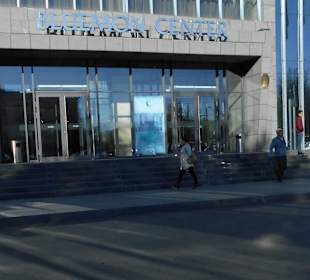 Eingang BlueMon Center