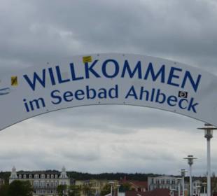 Seebrücke: Willkommensgruß am Schiffsanleger