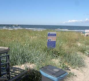 Aufgang zum super Sandstrand keine 10min vom Hotel