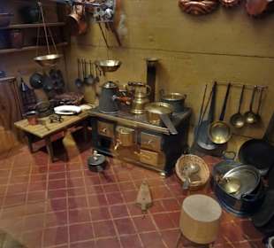 In der Puppenabteilung des Spielzeugmuseums