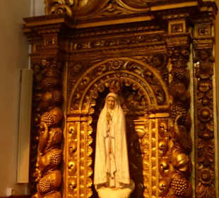 In der Mariä-Himmelfahrt-Kirche von Querença