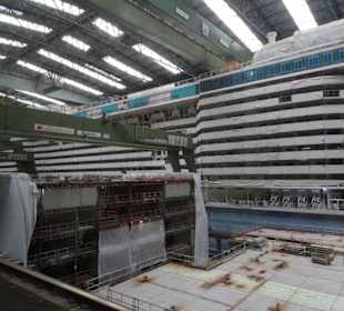 Neubauten in der Meyer Werft