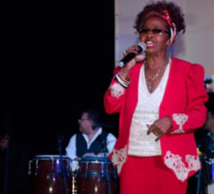 XIOMARA VALDÉS, Sängerin Im Buena Vista Social Cl