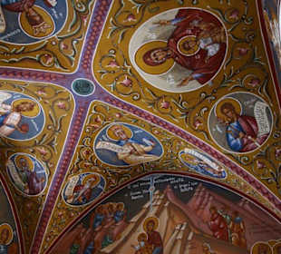 Deckenbemalung im Nebenaus-/Eingang