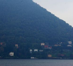 Comer-See das Ufer gegenüber