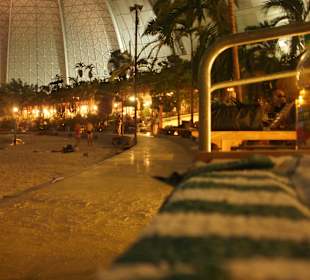 Blick entlang des Strandes nach 22 uhr