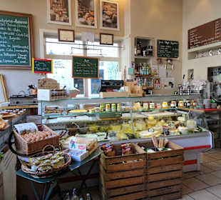 Impressionen aus dem Verkaufsraum der Fromagerie