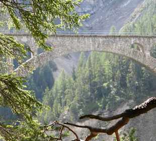 Das Wiesener Viadukt der Rhätische Bahn