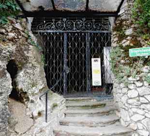 Eingang zur Tropfsteinhöhle