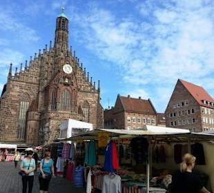 Marktplatz mit Lorenzkirche