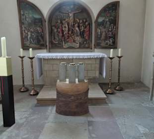 Heilige Öle in einer Kapelle des Chorumganges