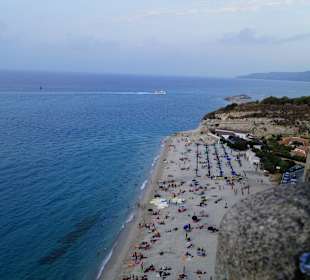 Aussichtsplattform auf öffentlichen Strand