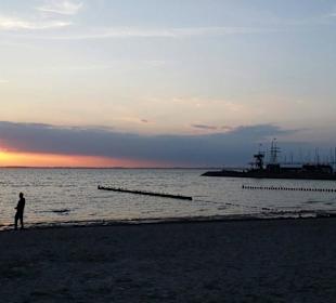 Sonnenuntergang vor dem Yachthafen Glowe