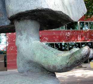 Die Skulptur "Der Rufer" am Weserufer