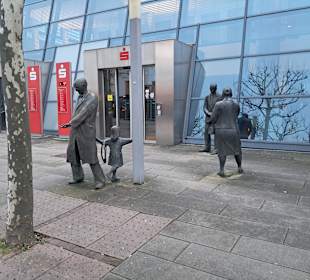 Schöne Skulpturen Christian-Weber-Platz
