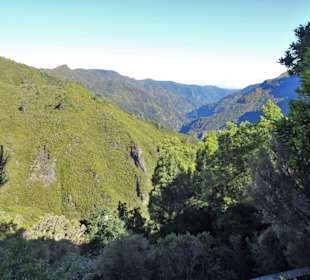 Blick auf die umgebenden Berge von Rabaçal