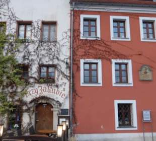 Rest. Przy Jakubie, daneben das Jakob Böhme-Haus