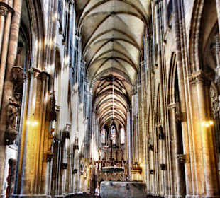 Blick in das Kirchenschiff