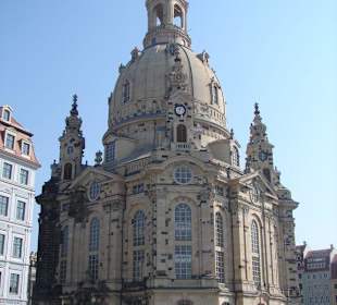 Neu errichtet in herrlichem Glanz