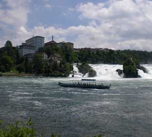 Schiff am Rheinfall