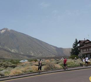 Terrassencafé mit Blick auf den Teide