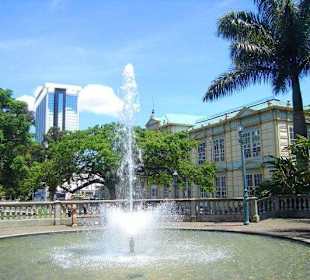 Escuela Metálica