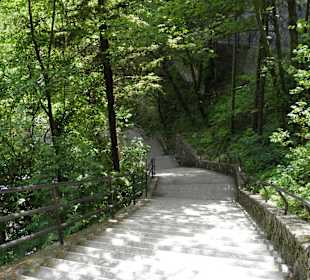 Weg über die Treppe