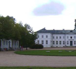 Linker Flügel und Schloß