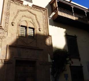 Rückseite Casa Colón an der Plaza del Pilar Nuevo