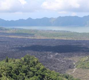 Einer der vielen Vulkane auf Bali