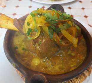 Rest. Tajine: geschmorte Lammhaxe (Tajine Atlas)