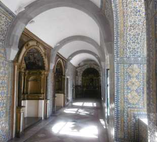 Schöne Azulejos im Kreuzgang