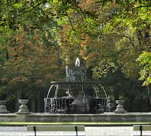 Ansichten des Marcus-Brunnen im Bürgerpark