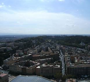 Blick vom Petersdom auf  Rom