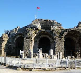 Side Theater