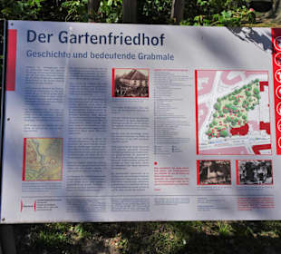 Informationstafel am Eingang zum Gartenfriedhof