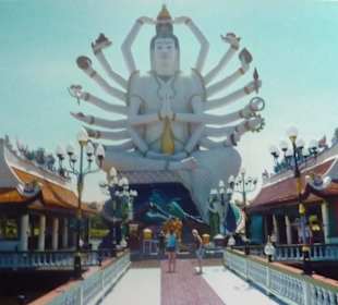 Der 18-armige Buddha "Wat Plai Laem"