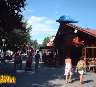 Goldtstrand - Unterhaltungsmeile am Tag