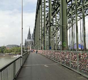 Brücke und ihre Schlösser